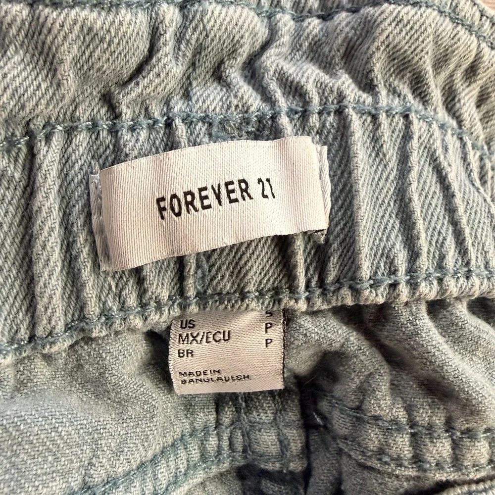 Forever 21 Women’s Small Light Wash Jeans Elastic Waist High Rise Denim